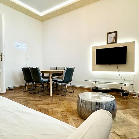 Luxury Apartment At Famous Vienna Kutschkermarkt Buitenkant foto